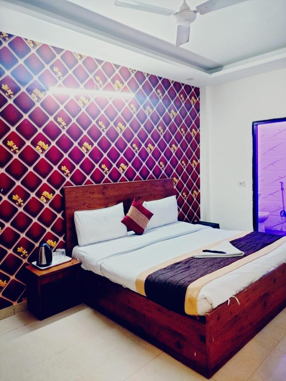 Suites Admiral Delhi Airport New Delhi Exterior photo
