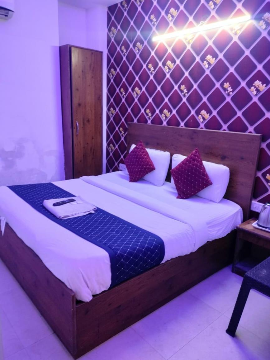Suites Admiral Delhi Airport New Delhi Exterior photo